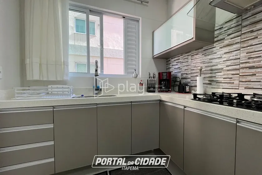Apartamento &agrave; venda - 133m&sup2; - Meia Praia
