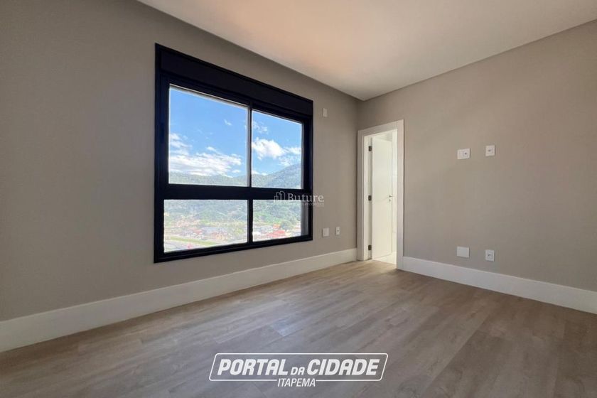 Apartamento &agrave; venda - 135m&sup2; - Centro