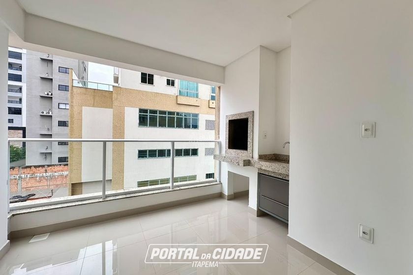 Apartamento &agrave; venda - 95m&sup2; - Meia Praia