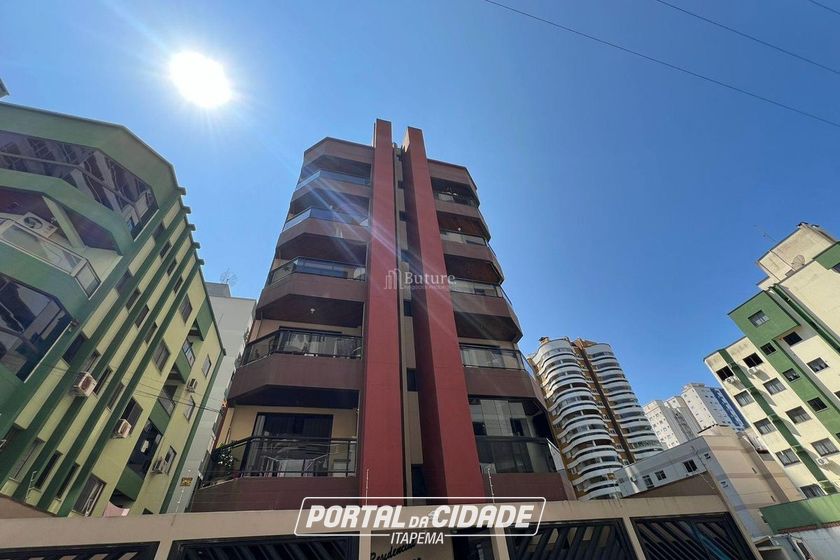 Apartamento &agrave; venda - 95m&sup2; - Meia Praia