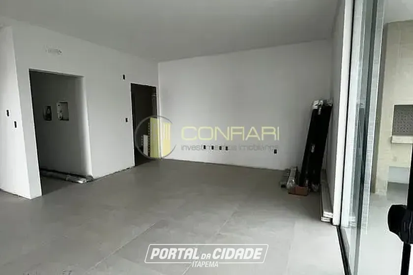 Apartamento &agrave; venda - 131m&sup2; - Meia Praia
