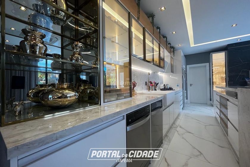 Casa &agrave; venda - 650m&sup2; - Regi&atilde;o das Praias