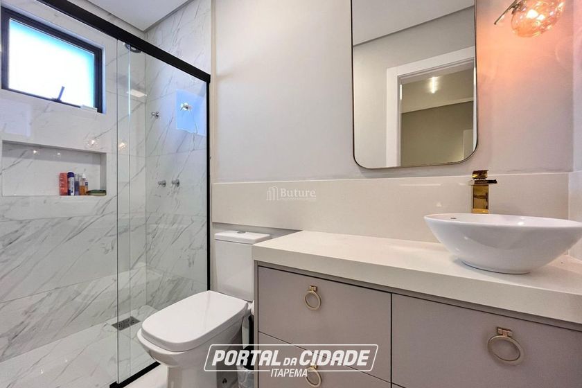 Apartamento &agrave; venda - 185m&sup2; - Meia Praia