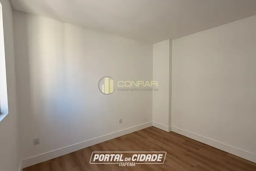 Apartamento &agrave; venda - 103m&sup2; - Meia Praia