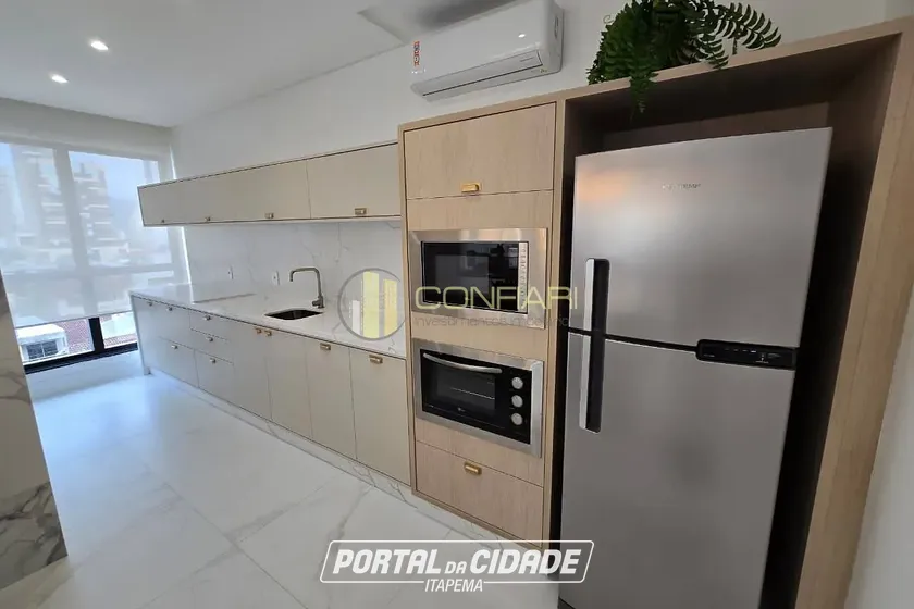 Apartamento &agrave; venda - 105m&sup2; - Meia Praia