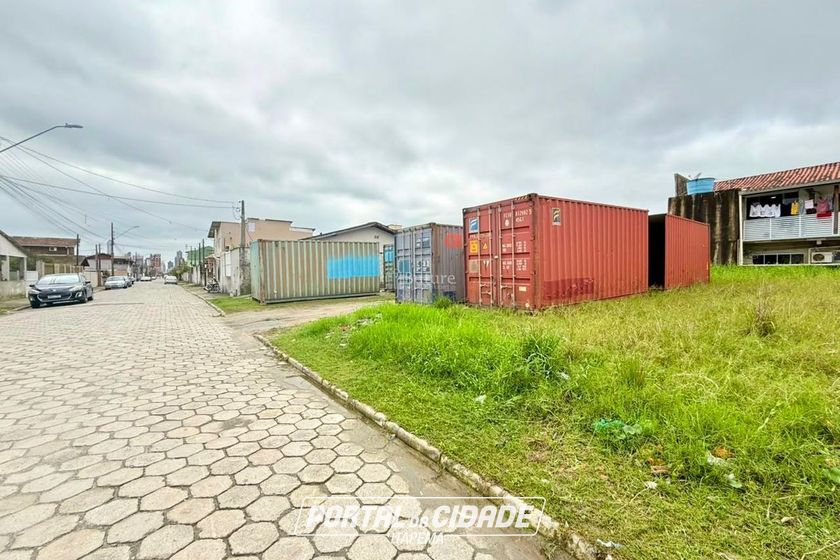 Terreno &agrave; venda - 305m&sup2; - Morretes