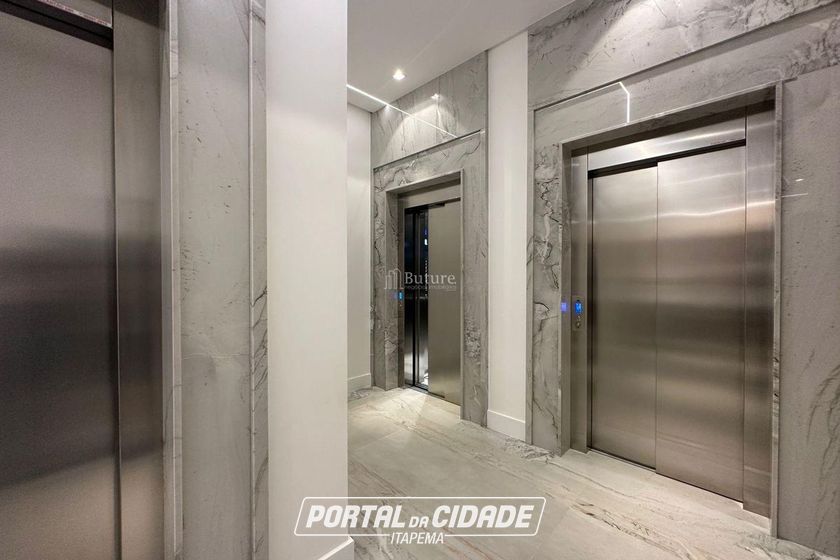 Apartamento &agrave; venda - 157m&sup2; - Meia Praia