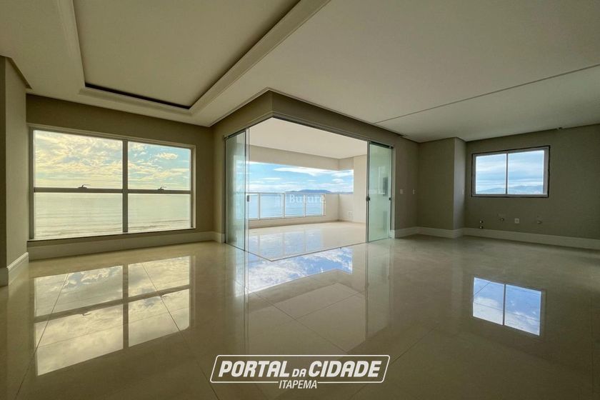 Apartamento &agrave; venda - 193m&sup2; - Meia Praia
