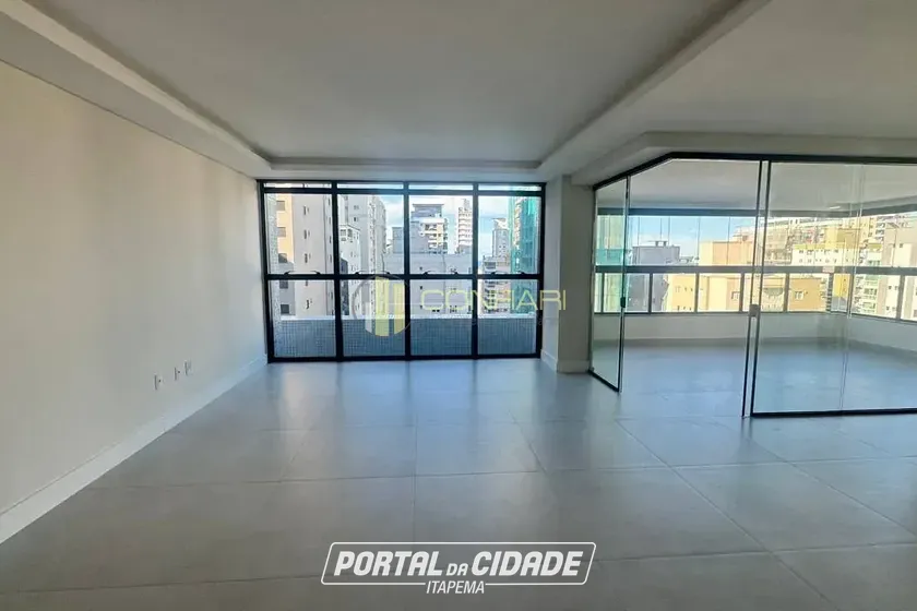 Apartamento &agrave; venda - 182m&sup2; - meia praia