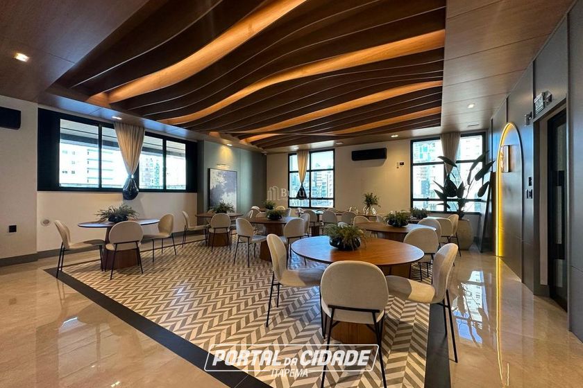 Apartamento &agrave; venda - 198m&sup2; - Meia Praia