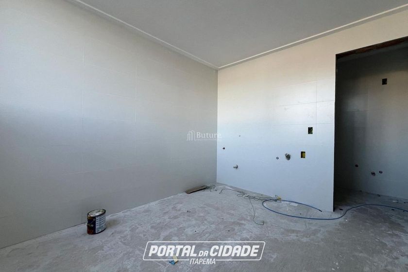Casa &agrave; venda - 200m&sup2; - Canto da Praia