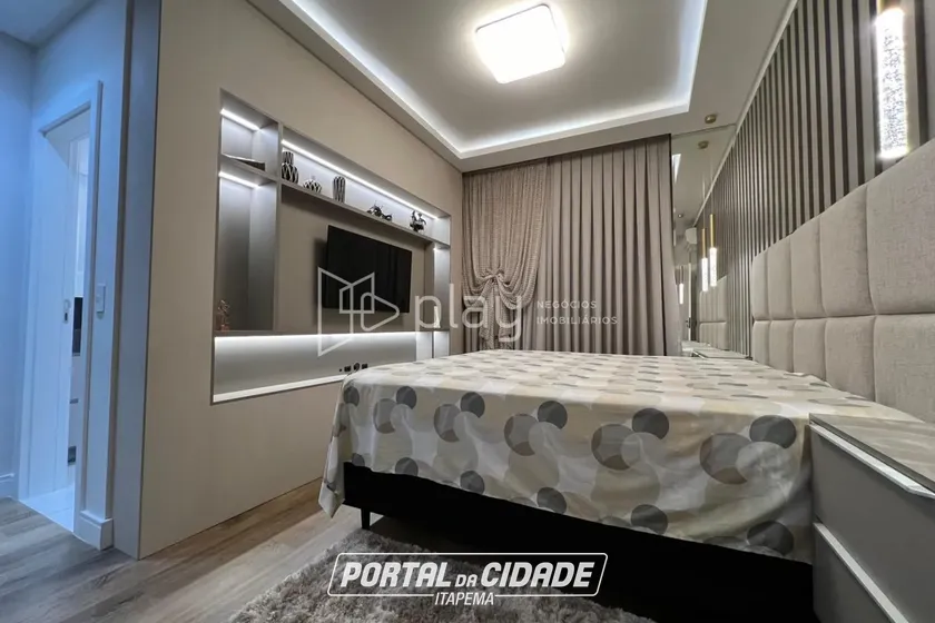 Apartamento &agrave; venda - 260m&sup2; - Meia Praia
