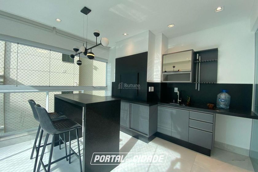 Apartamento &agrave; venda - 182m&sup2; - Meia Praia