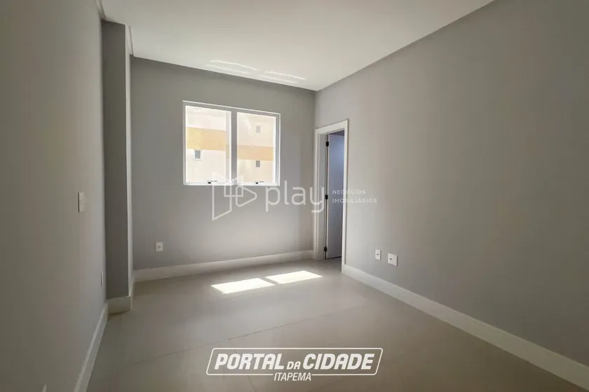 Apartamento &agrave; venda - 160m&sup2; - Meia Praia