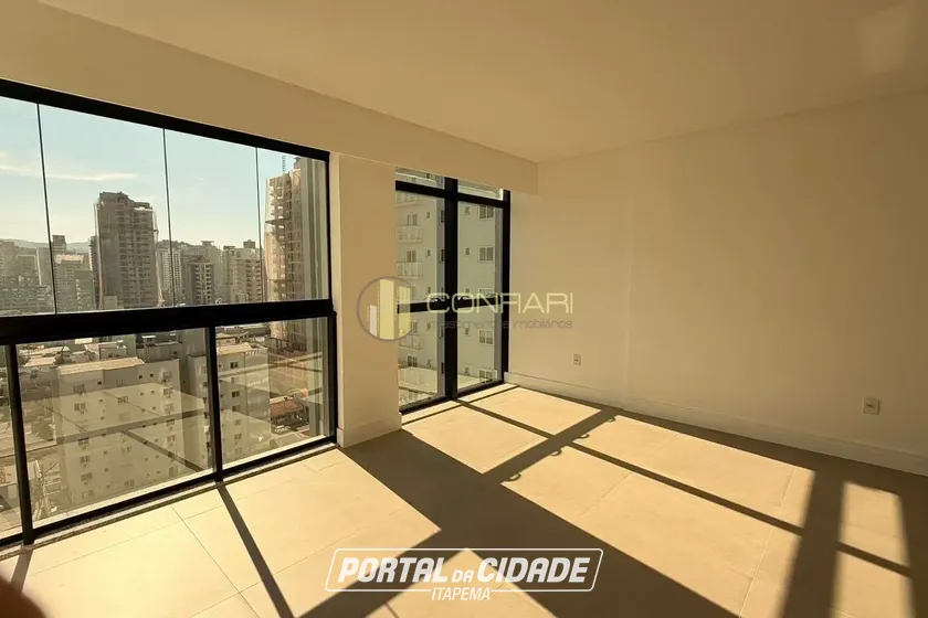 Apartamento &agrave; venda - 103m&sup2; - Meia Praia