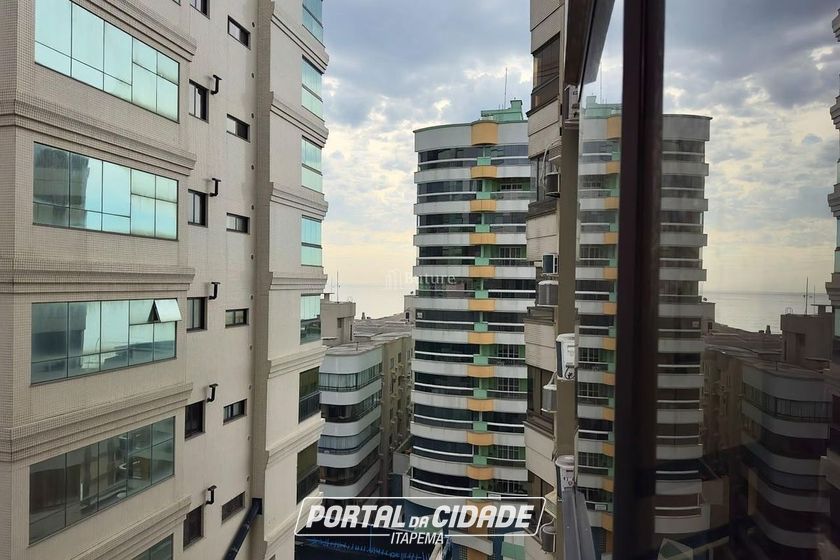 Apartamento &agrave; venda - 115m&sup2; - Meia Praia