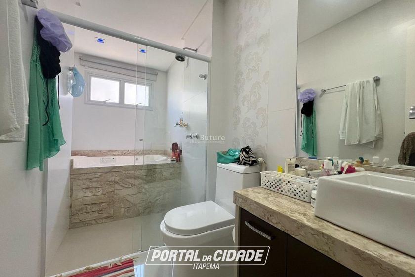 Apartamento &agrave; venda - 171m&sup2; - Meia Praia