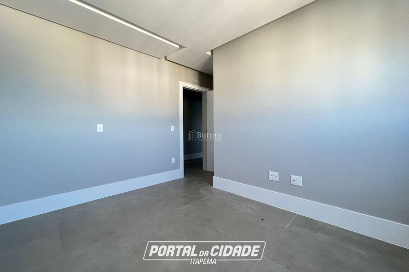 Apartamento &agrave; venda - 200m&sup2; - Meia Praia