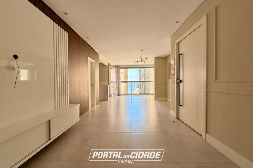 Apartamento &agrave; venda - 114m&sup2; - Meia Praia
