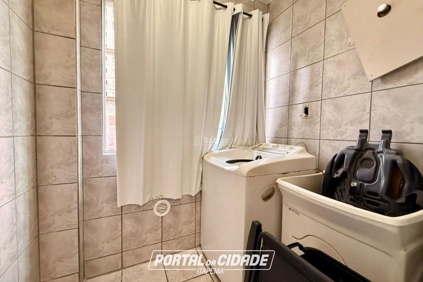 Apartamento &agrave; venda - 77m&sup2; - Meia Praia