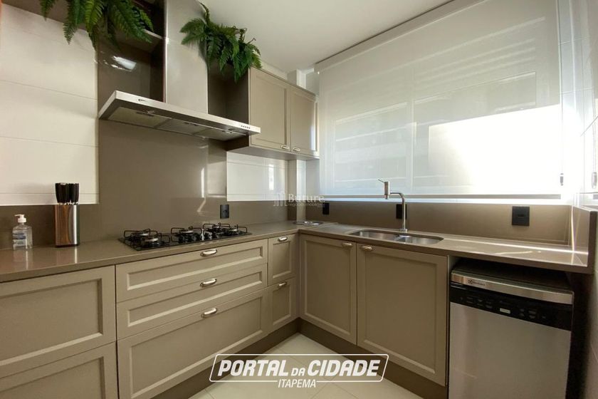 Apartamento &agrave; venda - 1872m&sup2; - Meia Praia