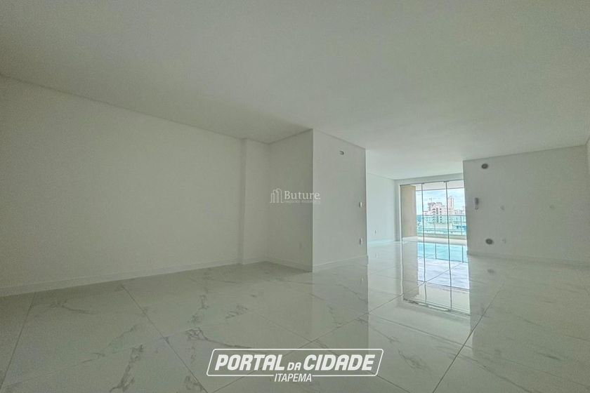 Apartamento &agrave; venda - 159m&sup2; - Meia Praia