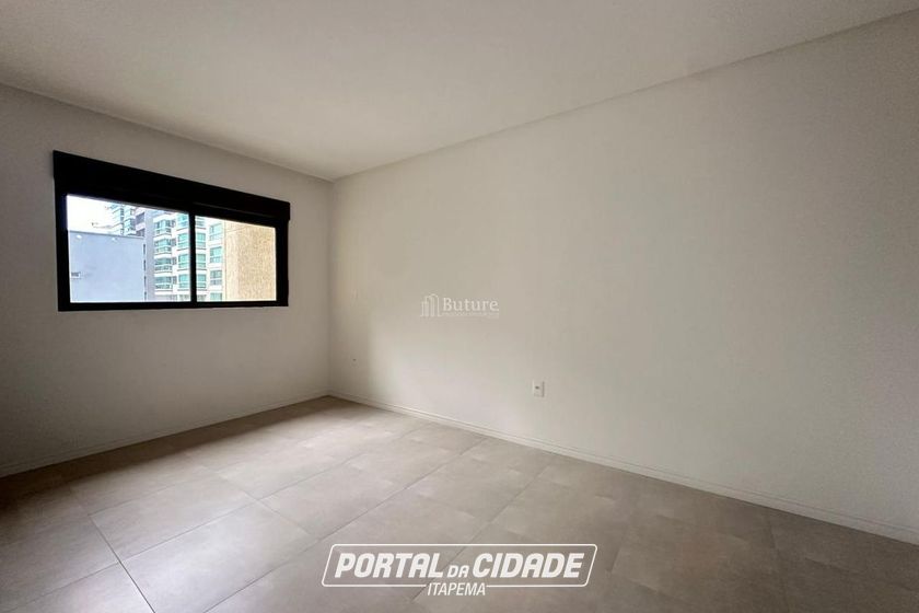 Apartamento &agrave; venda - 119m&sup2; - Meia Praia
