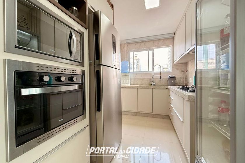 Apartamento &agrave; venda - 160m&sup2; - Meia Praia