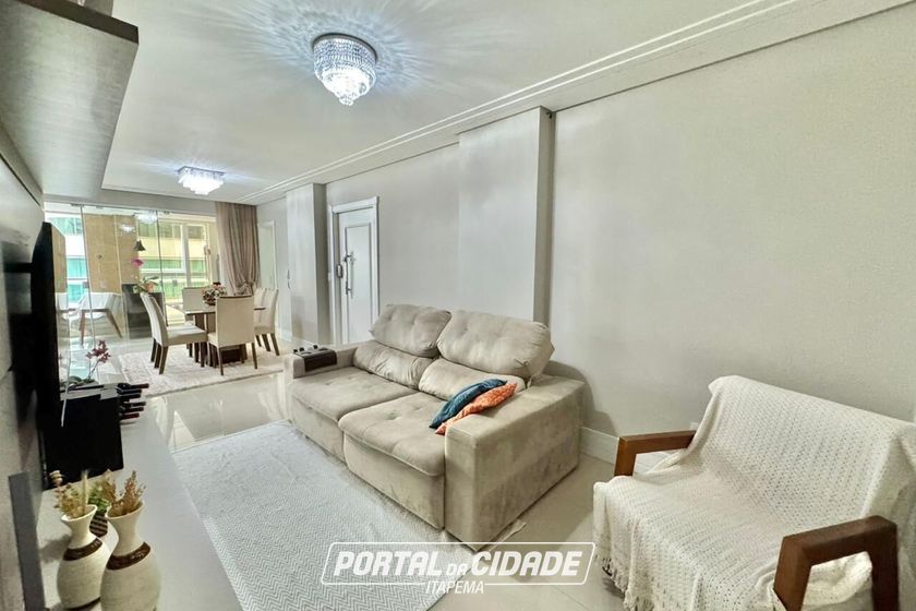 Apartamento &agrave; venda - 118m&sup2; - Meia Praia