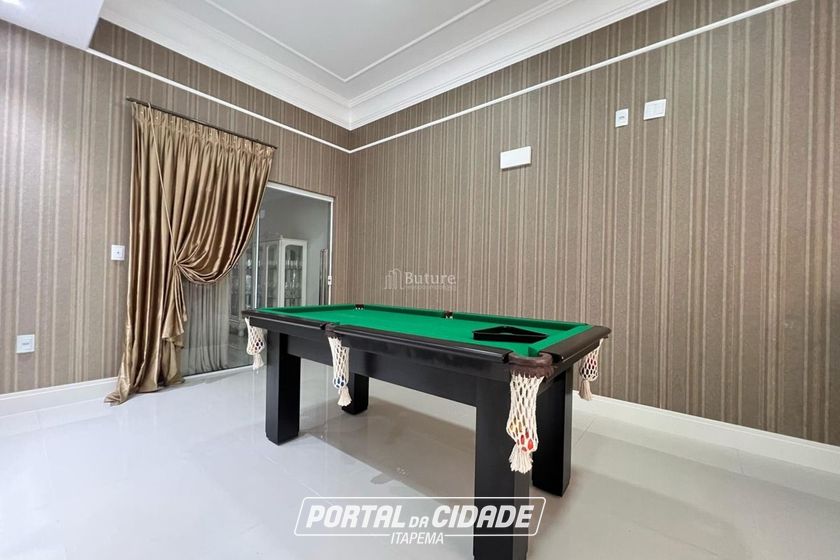 Apartamento &agrave; venda - 171m&sup2; - Meia Praia