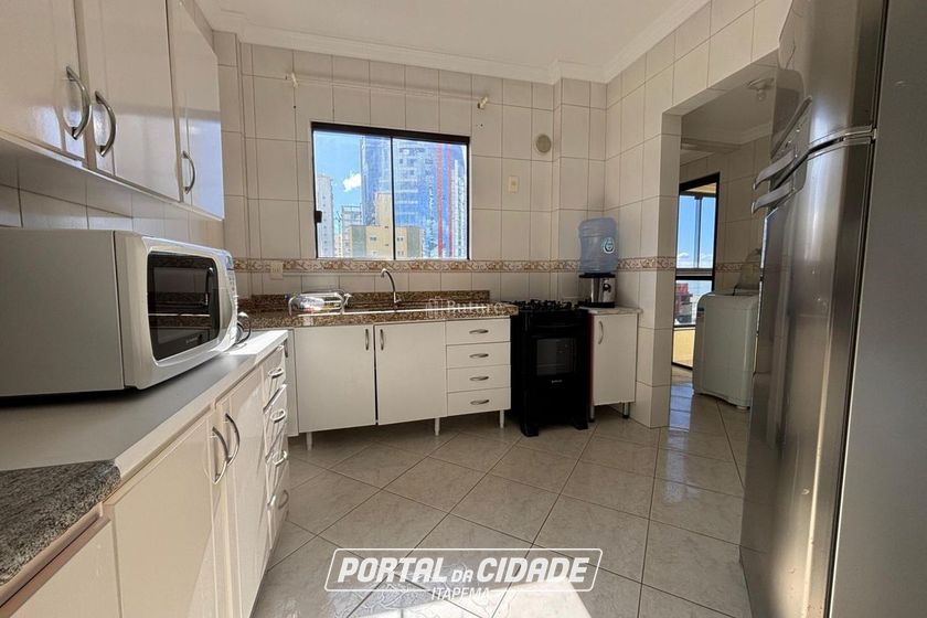 Apartamento &agrave; venda - 147m&sup2; - Meia Praia