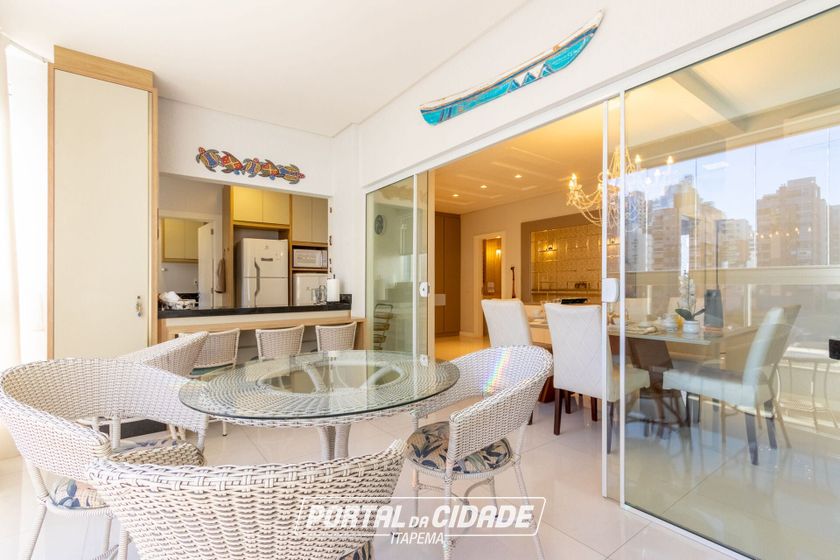 Apartamento &agrave; venda - 121m&sup2; - Meia Praia