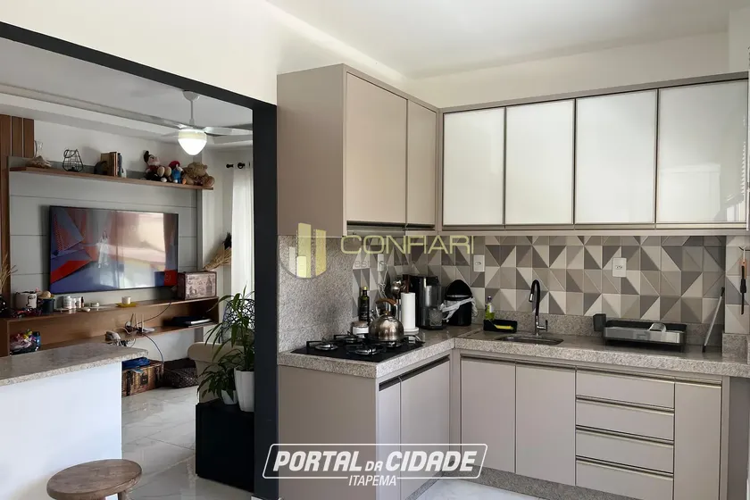 Apartamento &agrave; venda - 120m&sup2; - Meia praia