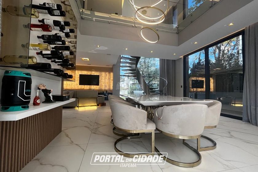 Casa &agrave; venda - 650m&sup2; - Regi&atilde;o das Praias