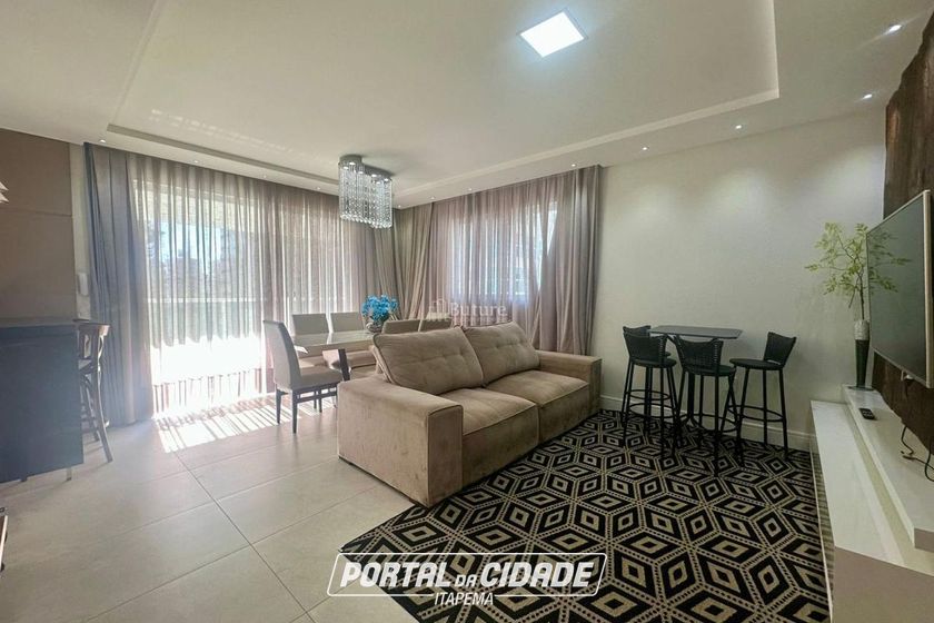 Apartamento &agrave; venda - 107m&sup2; - Meia Praia