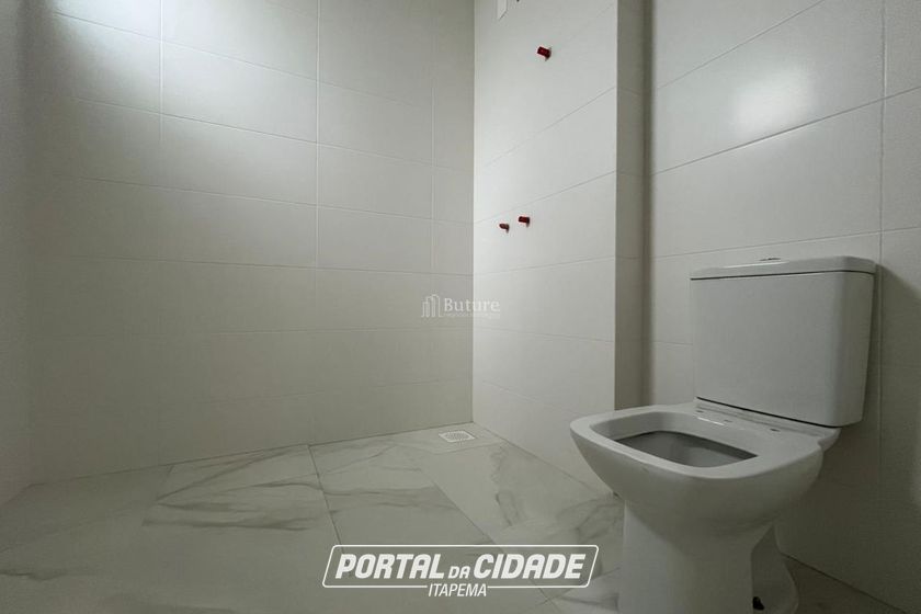 Apartamento &agrave; venda - 125m&sup2; - Meia Praia