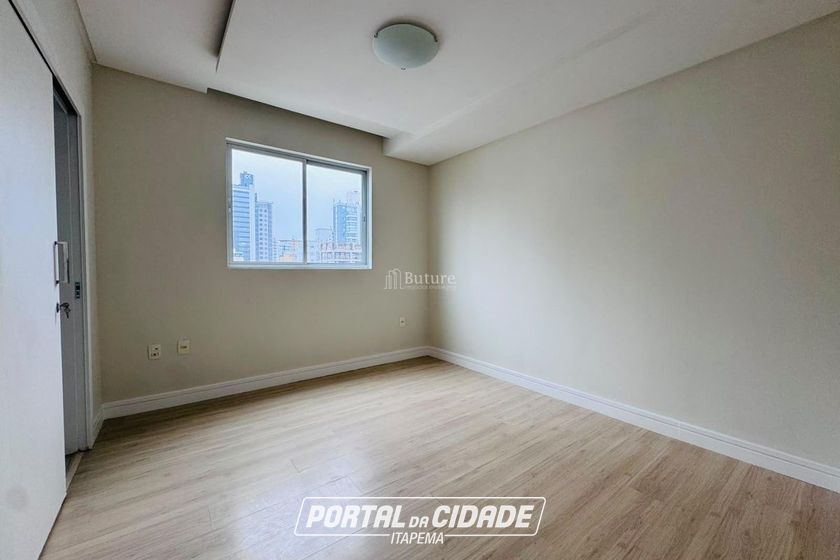 Apartamento &agrave; venda - 122m&sup2; - Centro
