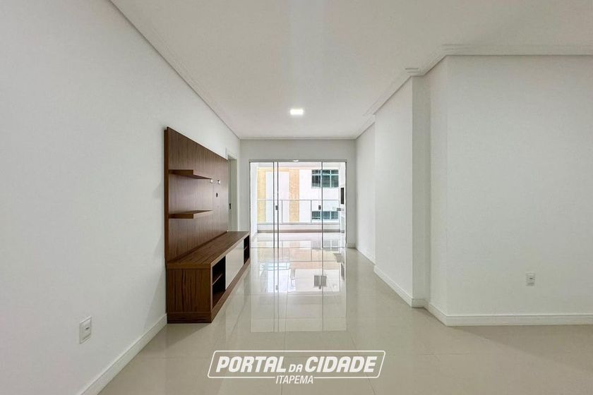Apartamento &agrave; venda - 95m&sup2; - Meia Praia