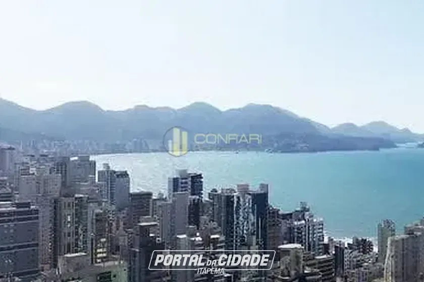 Apartamento &agrave; venda - 150m&sup2; - Meia Praia