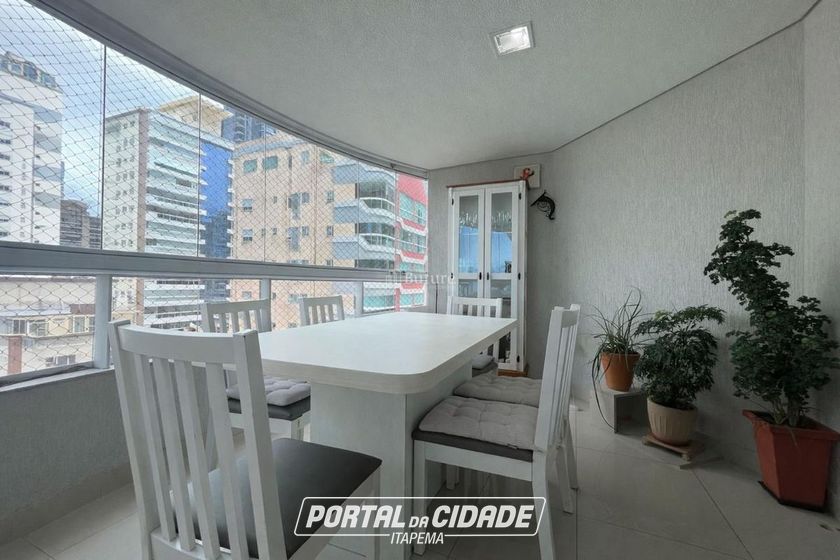Apartamento &agrave; venda - 156m&sup2; - Meia Praia