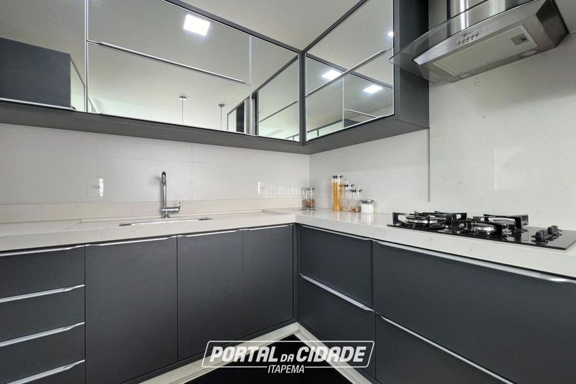 Apartamento &agrave; venda - 107m&sup2; - Meia Praia