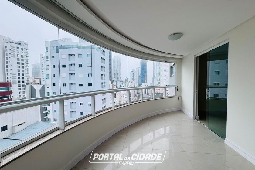 Apartamento &agrave; venda - 122m&sup2; - Centro