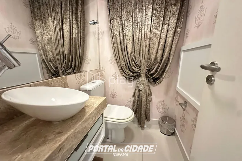 Apartamento &agrave; venda - 134m&sup2; - Meia Praia