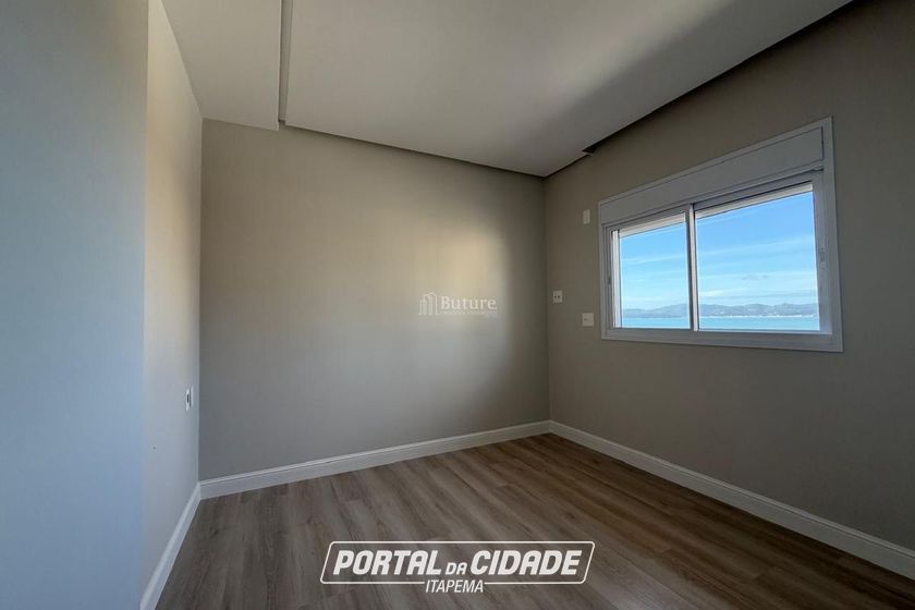 Apartamento &agrave; venda - 162m&sup2; - Meia Praia