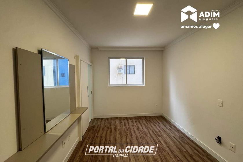 Apartamento para alugar - 119m&sup2; - Meia Praia