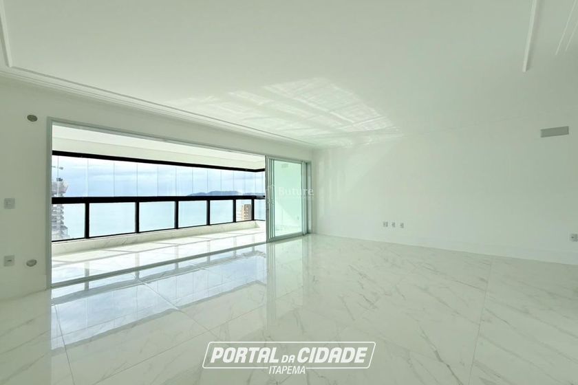 Apartamento &agrave; venda - 180m&sup2; - Meia Praia