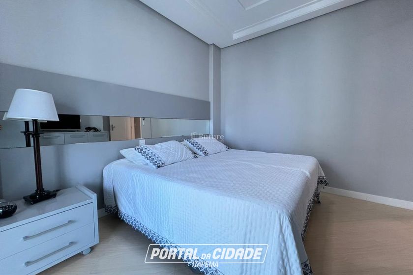 Apartamento &agrave; venda - 350m&sup2; - Meia Praia