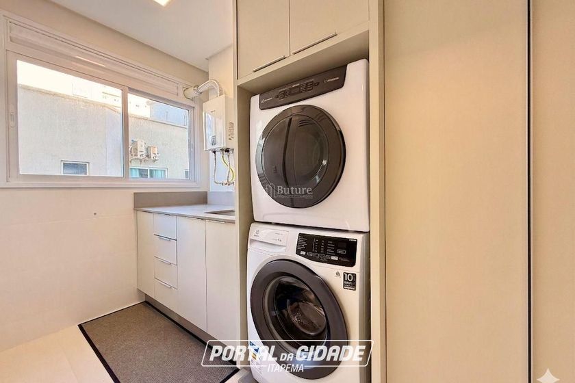 Apartamento &agrave; venda - 180m&sup2; - Meia Praia