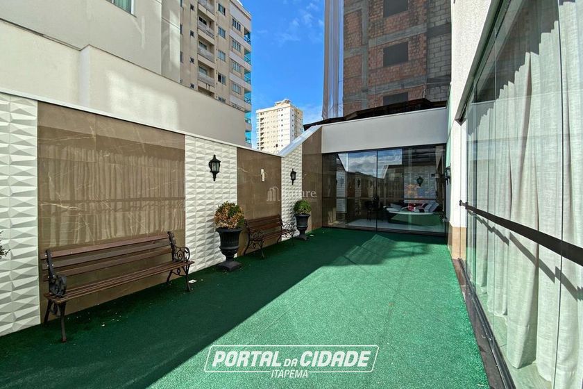 Apartamento &agrave; venda - 126m&sup2; - Meia Praia