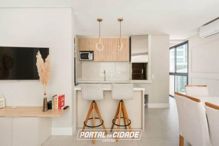 Apartamento &agrave; venda - 102m&sup2; - Meia Praia
